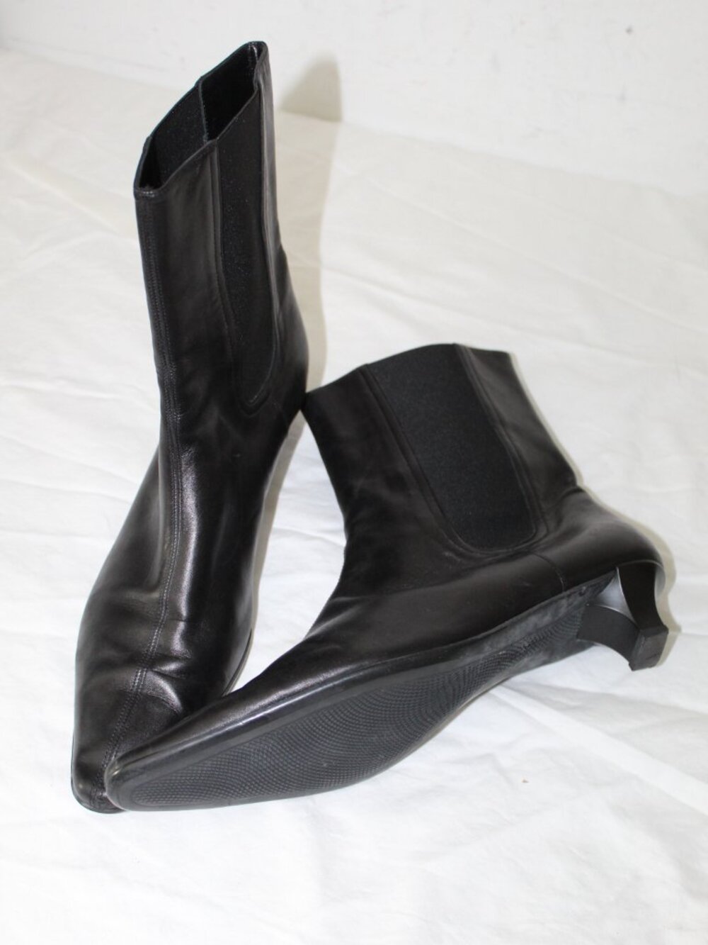 Salvatore Ferragamo Black Kitten Heel Booties Boots Leather Pull On 10